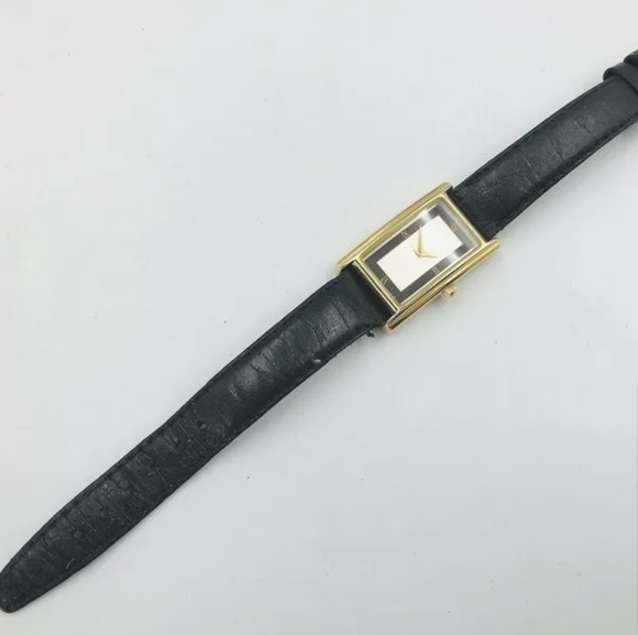 GUCCI Women's 2600L Quartz Watch St.Steel Gold Plated - Picture 12 of 16